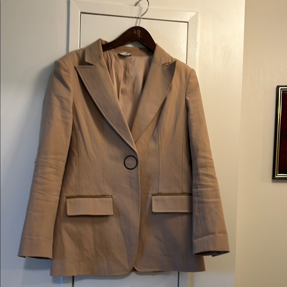 Adroit Atelier Women's Tan Blazer